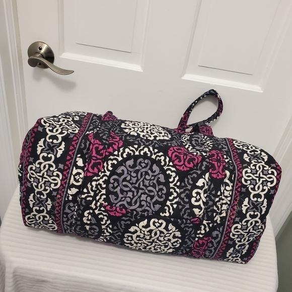 Vera Bradley Retired Pattern "Canterbury Magenta" Duffle Bag, Versatile - Picture 6 of 9